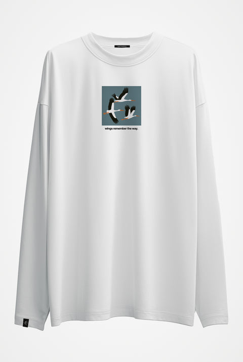 Oversized Long-Sleeve Shirt "Wings remember the way"