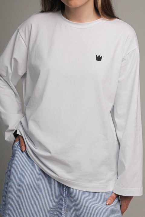 Oversized Long-Sleeve Shirt "Believe in magic"
